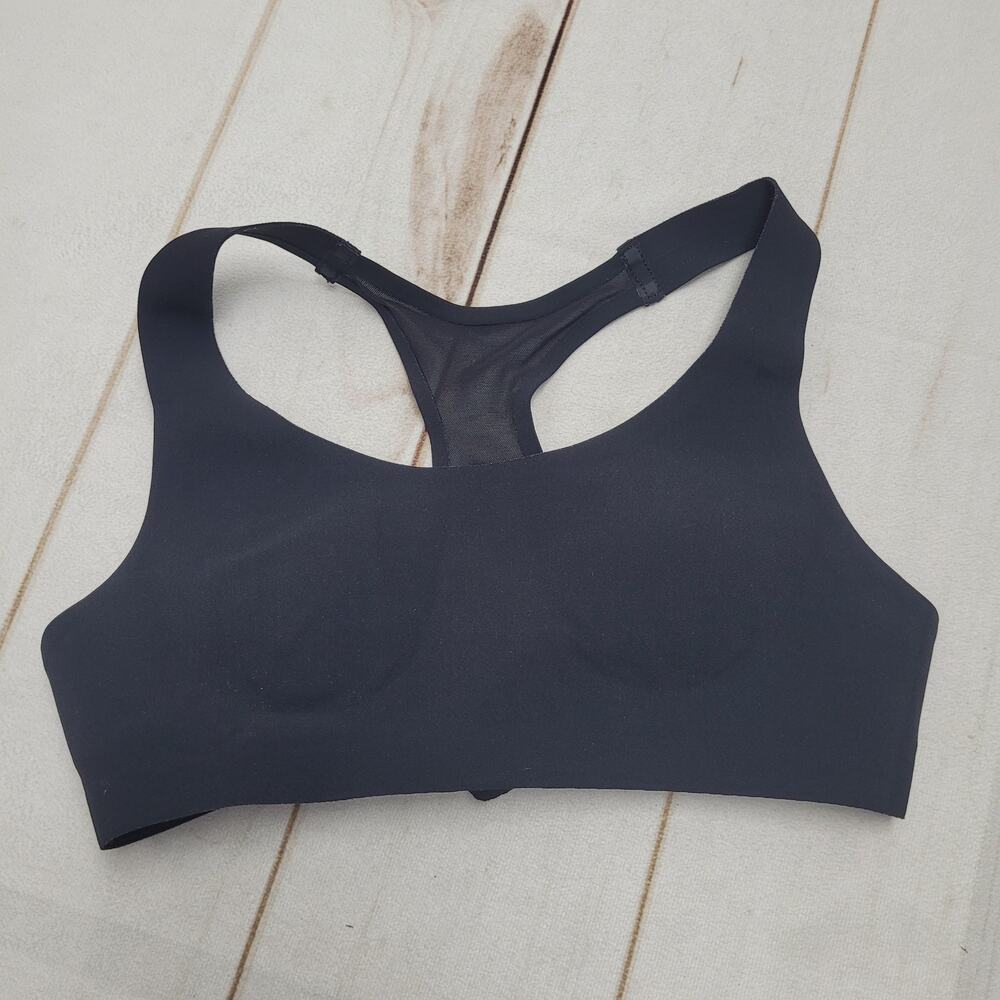Lululemon black bitty bracer sports bra mesh clasp 34a high impact